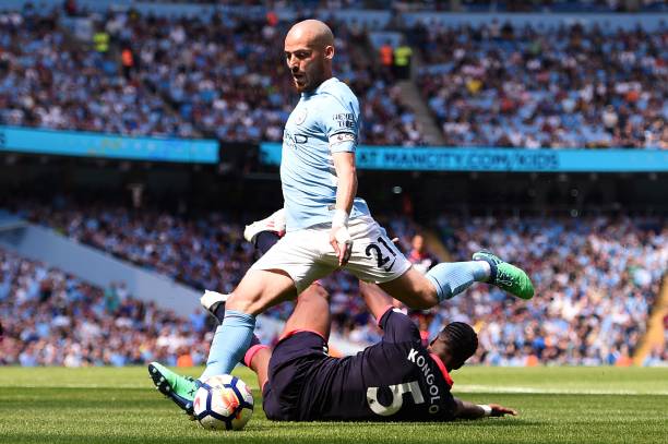 自然和谐共 自然和谐共